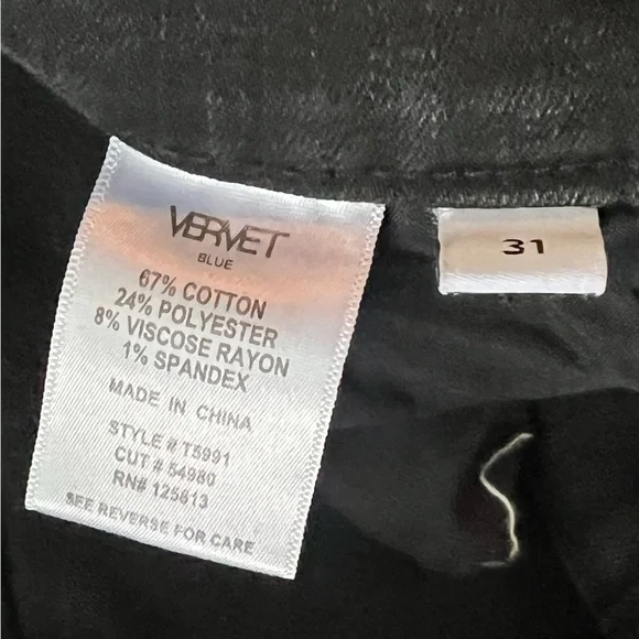 Vervet T5991 Women’s Washed Black Denim with Angled Hem Detail - Picture 8 of 9